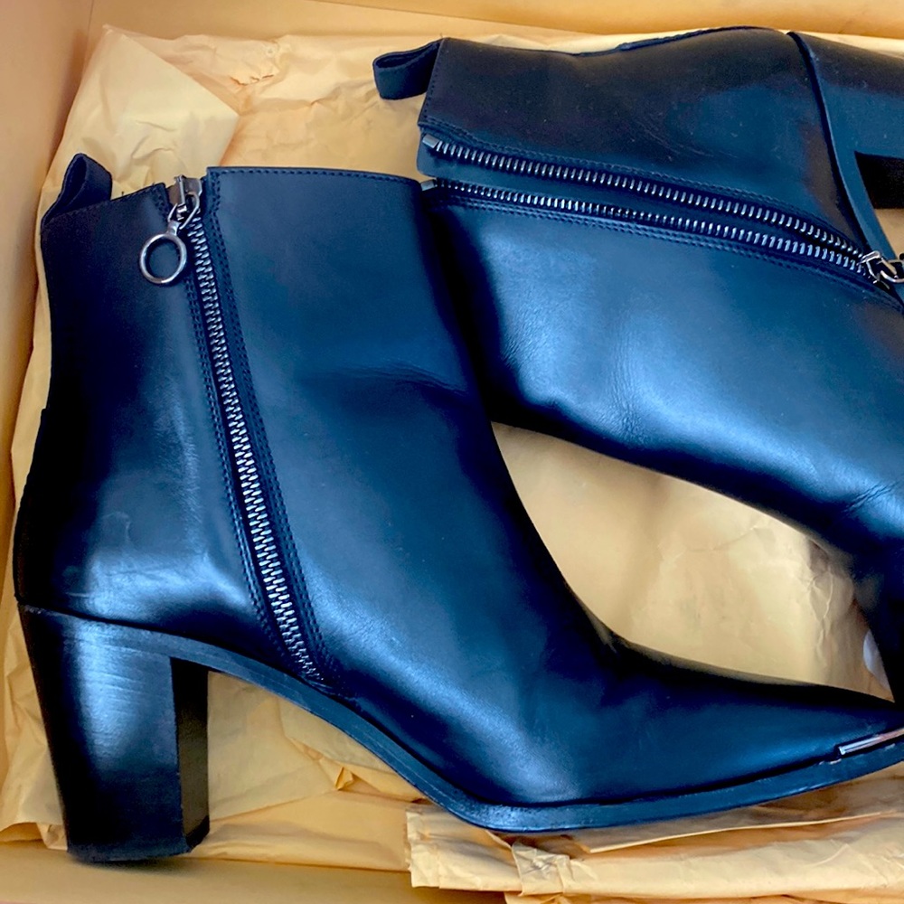 black boots never used. Acne Studioos
